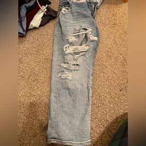 American eagle destroyed mom jeans